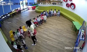 Bắt trẻ ăn mù tạt, hiệu trưởng và giáo viên mầm non ngồi tù