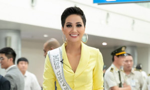 H’Hen Niê mang 12 vali, gần 80 bộ trang phục dự thi ‘Hoa hậu Hoàn vũ 2018’