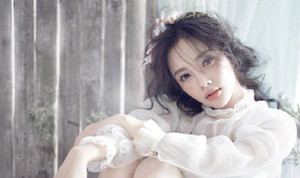 Lý Tiểu Lộ 'mất tích' giữa thị phi ngoại tình với hai sao nam trẻ