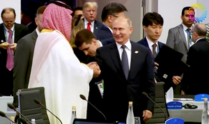 Video: Tổng thống Nga đập tay chào Thái tử Ả Rập Xê Út tại hội nghị thượng đỉnh G20 khiến truyền thông chú ý
