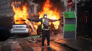 Biểu tình vượt ngoài tầm kiểm soát, Pháp cân nhắc ban bố tình trạng khẩn cấp