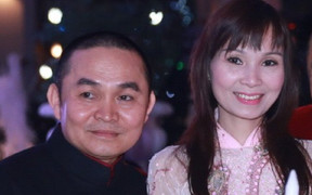Chân dung người vợ 'nhiều tiền' của danh hài Xuân Hinh