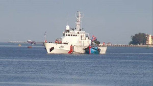 Cứu 9 ngư dân Đà Nẵng gặp nạn ở vùng biển Quảng Bình