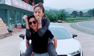 Đàm Thu Trang hạnh phúc khoe ảnh được Cường Đô la cõng trên lưng