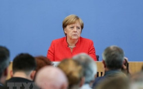 Thủ tướng Đức Angela Merkel từ chức Chủ tịch đảng cầm quyền