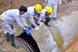 Vỡ đường ống, 2 vạn hộ dân Hà Nội thiếu nước sạch