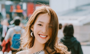 Sau 'Hậu duệ mặt trời Việt Nam', Khả Ngân liên tục góp mặt tại các sự kiện quốc tế