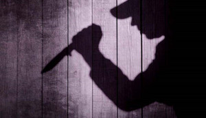 Nói chuyện gây ồn ào giữa đêm, bị bạn cùng phòng đâm gục