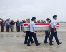 Bàn giao 3 bộ hài cốt của quân nhân Hoa Kỳ mất tích trong chiến tranh tại Việt Nam