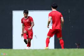 Bị cổ động viên quá khích chỉ trích, Đức Chinh xin tập thêm dù HLV không yêu cầu