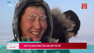 Lông mi đông cứng khi thu hoạch băng ở nơi lạnh nhất hành tinh