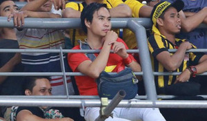 Video: Gặp gỡ CĐV 'dũng cảm' nhất trận chung kết lượt đi AFF Cup