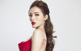 Hoa hậu Kỳ Duyên bức xúc tố bị quỵt tiền, để lộ cát xê khủng