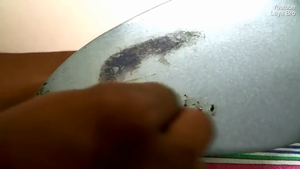 Mẹo làm sạch mặt bàn là bị gỉ sét chỉ bằng một viên thuốc Panadol