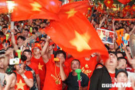Trực tiếp: Khán giả cả nước vỡ oà cảm xúc khi Anh Đức ghi bàn mở tỷ số cho đội tuyển Việt Nam