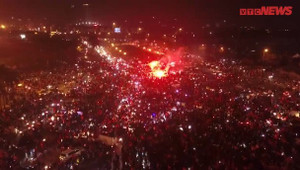 Video: Hàng vạn người ăn mừng ấn tượng ngay trước sân Mỹ Đình nhìn từ flycam