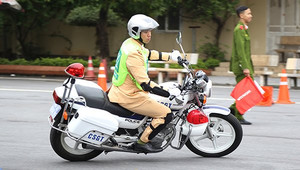 Ảnh: Mãn nhãn kỹ năng sử dụng xe nghiệp vụ của các chiến sỹ Cảnh sát giao thông