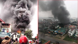 Hai gara ô tô bốc cháy trong chiều Chủ nhật