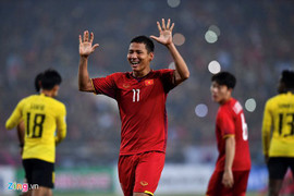 Tiền đạo Anh Đức thú nhận: 'Vợ là 'huấn luyện viên' thứ 2 sau ông Park Hang-seo'