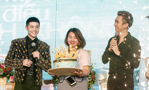 Noo Phước Thịnh xúc động khi được fan mừng sinh nhật trên sân khấu