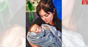 Chuyện lạ em bé sinh ra suốt 5 ngày không mở mắt