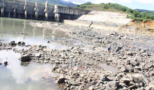 Đi nhặt sắt vụn, người đàn ông bị cuốn trôi: Công ty thủy điện bảo bấm còi thông báo, dân nói không