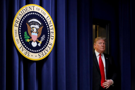 Ông Trump vừa trải qua một trong những ngày hỗn loạn nhất kể từ khi nhậm chức