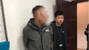 Người đàn ông chờ 20 năm để trả thù thầy giáo bạo hành