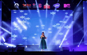 Khởi My, Tố Ny, Lưu Hiền Trinh hòa mình cùng người hâm mộ Đà Nẵng trong 'Vũ khúc mùa đông'