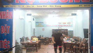 Mâu thuẫn tại quán ăn, hai nhóm thanh niên lao vào chém nhau