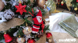 Mùa Giáng sinh 2018: Thông giả, quần áo ông già Noel tiếp tục thống lĩnh thị trường