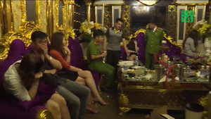 Cô giáo dự tiệc ma túy khai được mời nên 'hít thử'