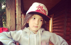 Em gái 11 tuổi của thủ môn Đặng Văn Lâm xinh như búp bê, giỏi ba thứ tiếng