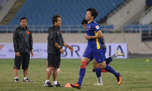 HLV Park Hang Seo loại 3 tân binh, chờ tin vui từ Trọng Hoàng