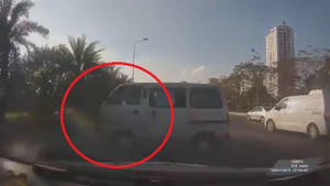 Clip: Nữ tài xế ngang nhiên quay đầu xe giữa làn đường một chiều gây tai nạn