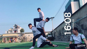 Ảnh: Trào lưu chụp ảnh 'đè đầu cưỡi cổ' gây bão mạng