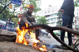 Ngày đầu tiên nghỉ Tết Dương lịch: Miền Bắc có nơi rét dưới 3 độ C, miền Trung mưa lớn