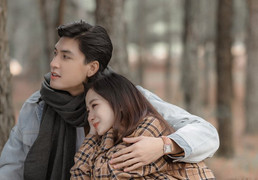 Khoảnh khắc 'tình bể tình' không thể đẹp hơn của Quang Đại và Jun Vũ