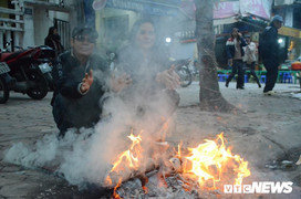 Miền Bắc tiếp tục rét đậm, xuất hiện băng giá, miền Trung mưa lớn trong ngày cuối năm
