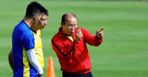 'Chiêu' quen thuộc của thầy Park khiến đối thủ của tuyển Việt Nam hỗn loạn