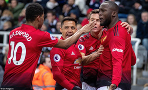 Vòng 21 Ngoại Hạng Anh: MU thắng trận thứ tư liên tiếp, Chelsea bị cầm hòa