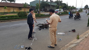 Xe khách tông liên hoàn xe máy, 4 người thương vong ở Gia Lai