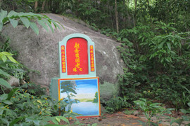 Tiếng sáo bi ai nơi quả núi đau thương có 19 hang động chôn người