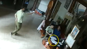 Vì sao không vào nhà thầy lang, lãnh đạo Đội quản lý thị trường ở Nghệ An vẫn bị đình chỉ công tác?