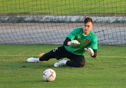 Clip: Thủ môn Đặng Văn Lâm khoe phòng khách sạn tuyệt đẹp tại UAE