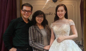 NSND Trung Hiếu đưa bạn gái kém 19 tuổi đi thử váy cưới