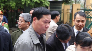 Xét xử bác sỹ Hoàng Công Lương: An ninh thắt chặt, bị cáo Trương Quý Dương đến tòa
