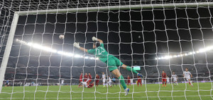 Tại sao Đặng Văn Lâm đứng lệch trong pha sút phạt của Iraq?