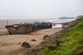 Nước sông Đà xuống thấp kỷ lục, người nuôi cá ở Phú Thọ khóc ròng