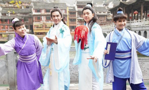 Đan Trường ‘chịu chơi’ mời Việt Hương đóng phim ngắn ca nhạc cổ trang